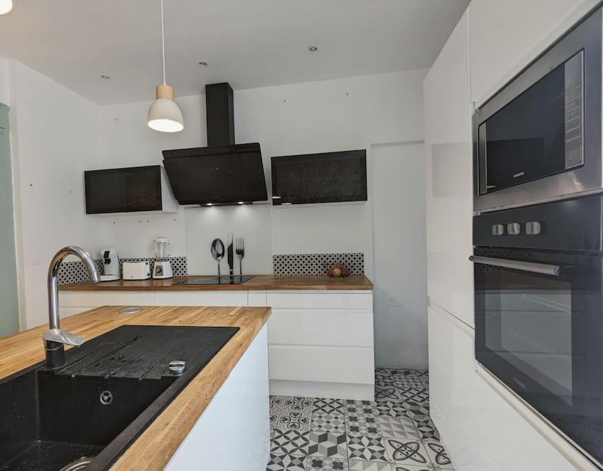A 5Mn De La Reserve Africaine, Charmante Maison De Village Avec Patio Сижан Экстерьер фото