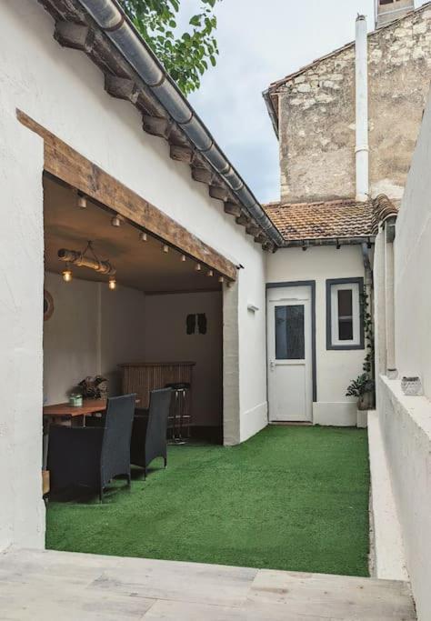 A 5Mn De La Reserve Africaine, Charmante Maison De Village Avec Patio Сижан Экстерьер фото